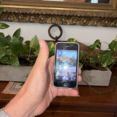 Early iOS 1.0 Apple iPhone 1st Generation – 8GB – Black A1203 (GSM) 2G MA712LL/A