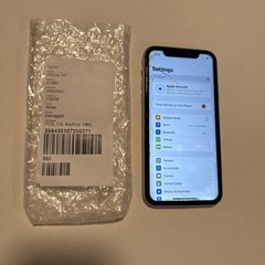 Apple iPhone XR 128GB A1984 White (Unlocked) Cracked Screen – For Parts / Repair