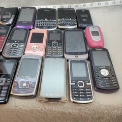 Lot of 20 Vintage Cell Phones Blackberry LG HTC Sony Ericsson Parts Untested