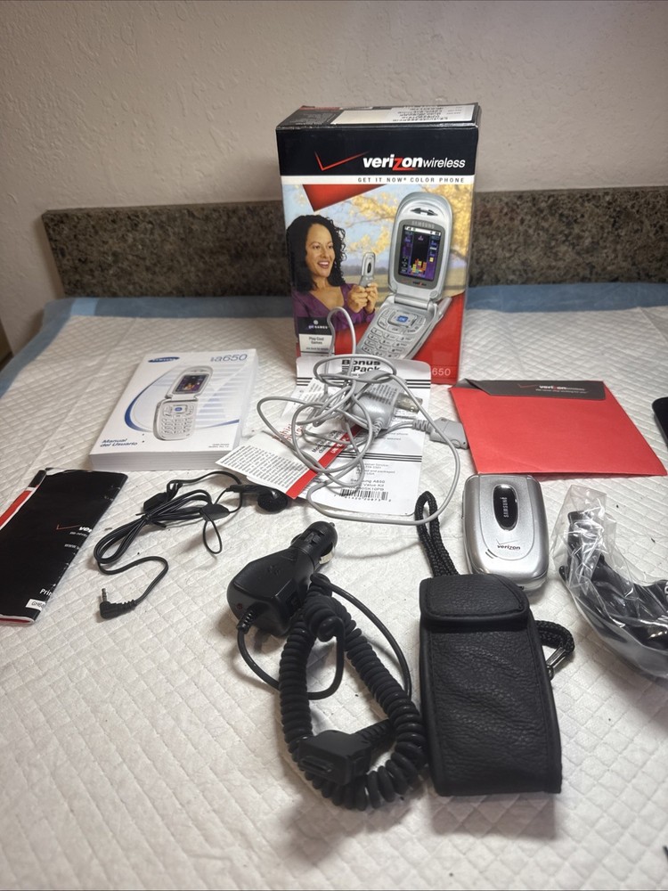 Samsung Portable Dualband Tri-Mode SCH-A650 Silver Flip Phone For Verizon