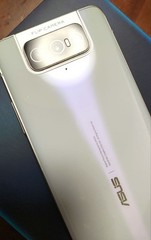 ASUS ZenFone 7 ZS670KS 8GB 128GB SIM Unlocked 5G Flip Camera White Japan